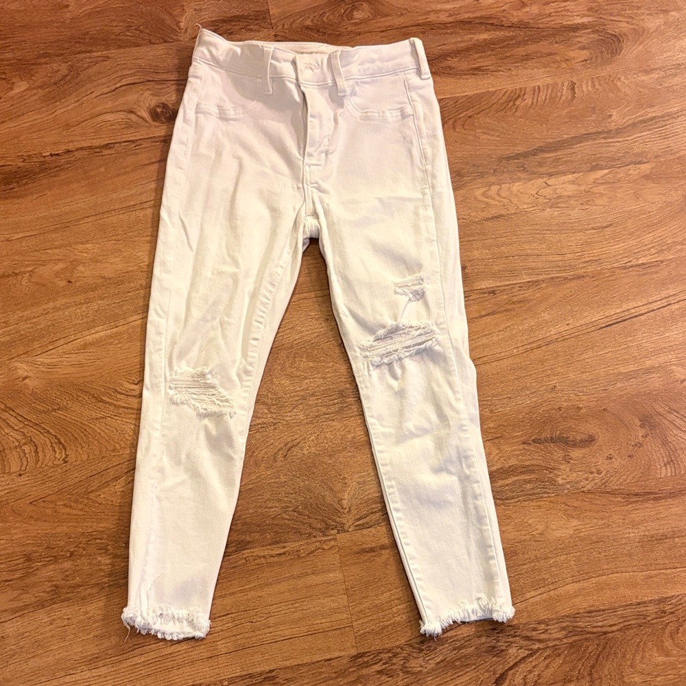 AE White Distressed Women's Cropped Jeans